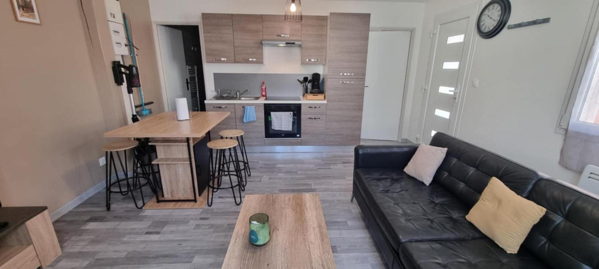 Agreable Maisonnette A Proximite Du Centre-ville