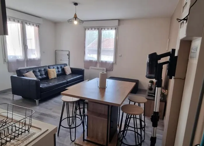 Agreable Maisonnette A Proximite Du Centre-Ville