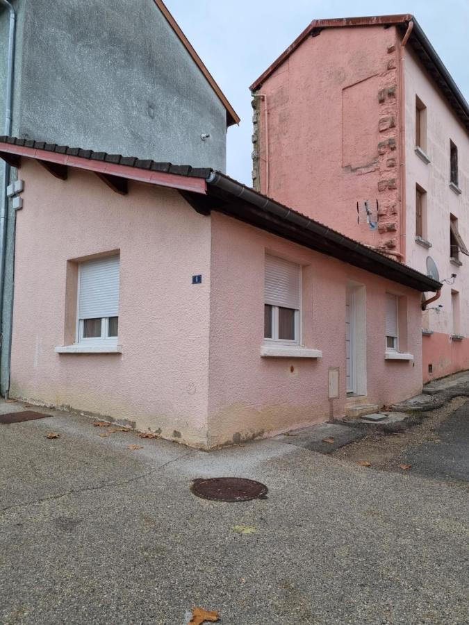 Agreable Maisonnette A Proximite Du Centre-ville Oyonnax